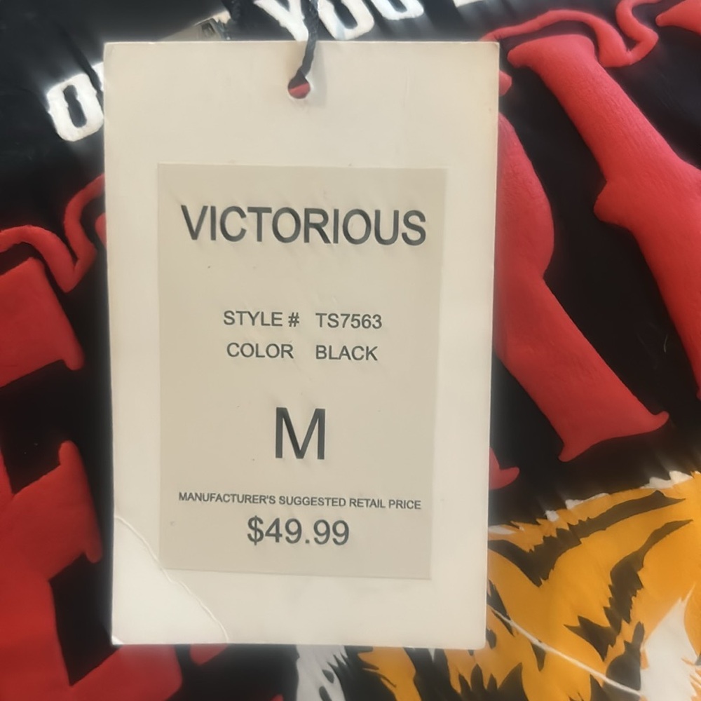 NWT, Victorious Black Fearless Graphic T-Shirt, size Medium - Picture 4 of 5